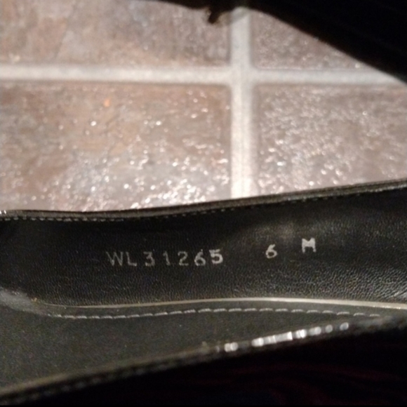 Stuart Weitzman Black patent leather block heel mary Jane size 6. - Picture 6 of 7